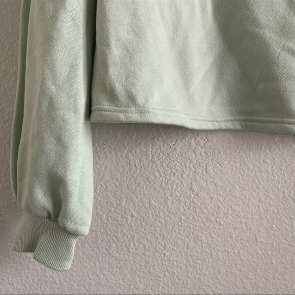 Universal Thread | NWT Mint Green Cropped Sweatshirt - Picture 2 of 5